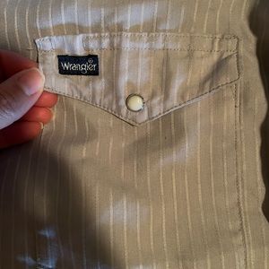 Grey wrangler pearl snap size small